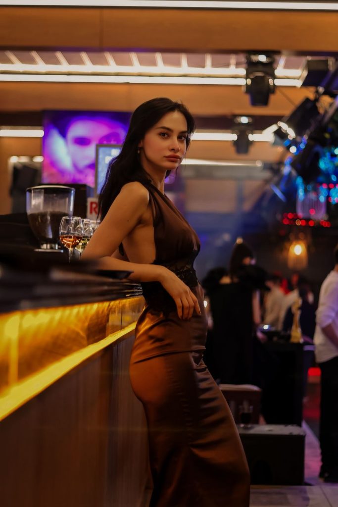 Mujer joven y seductora