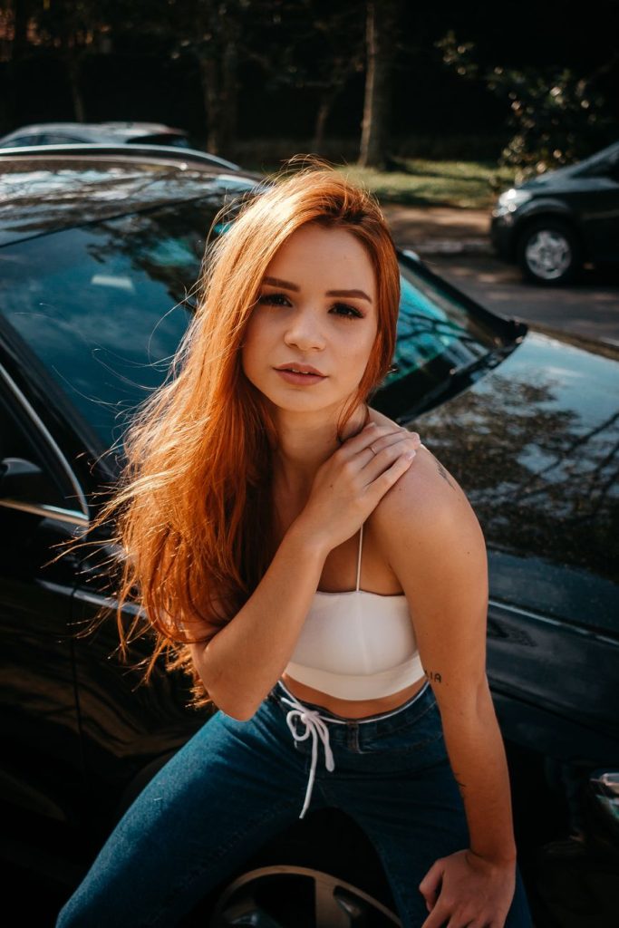 Mujer joven y seductora